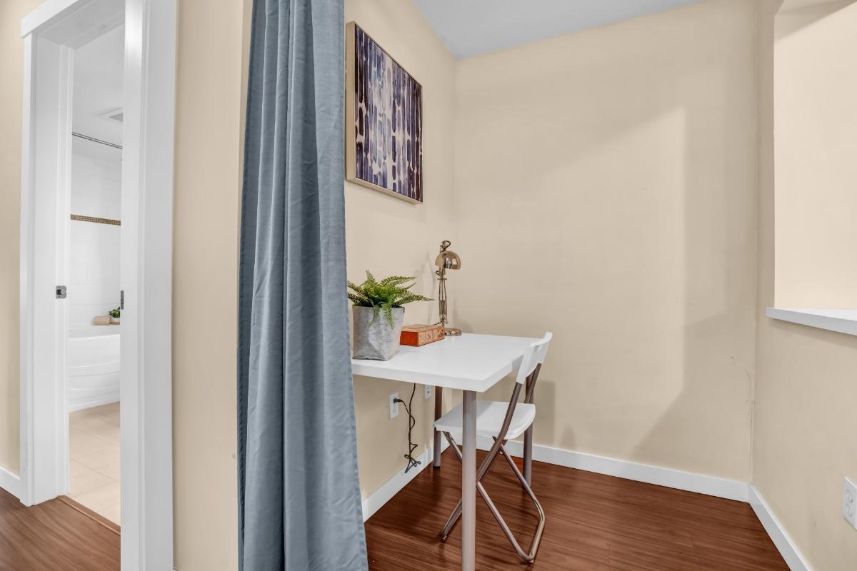 Laundry Room Photo of 2102 5113 Garden City Road, Richmond, BC