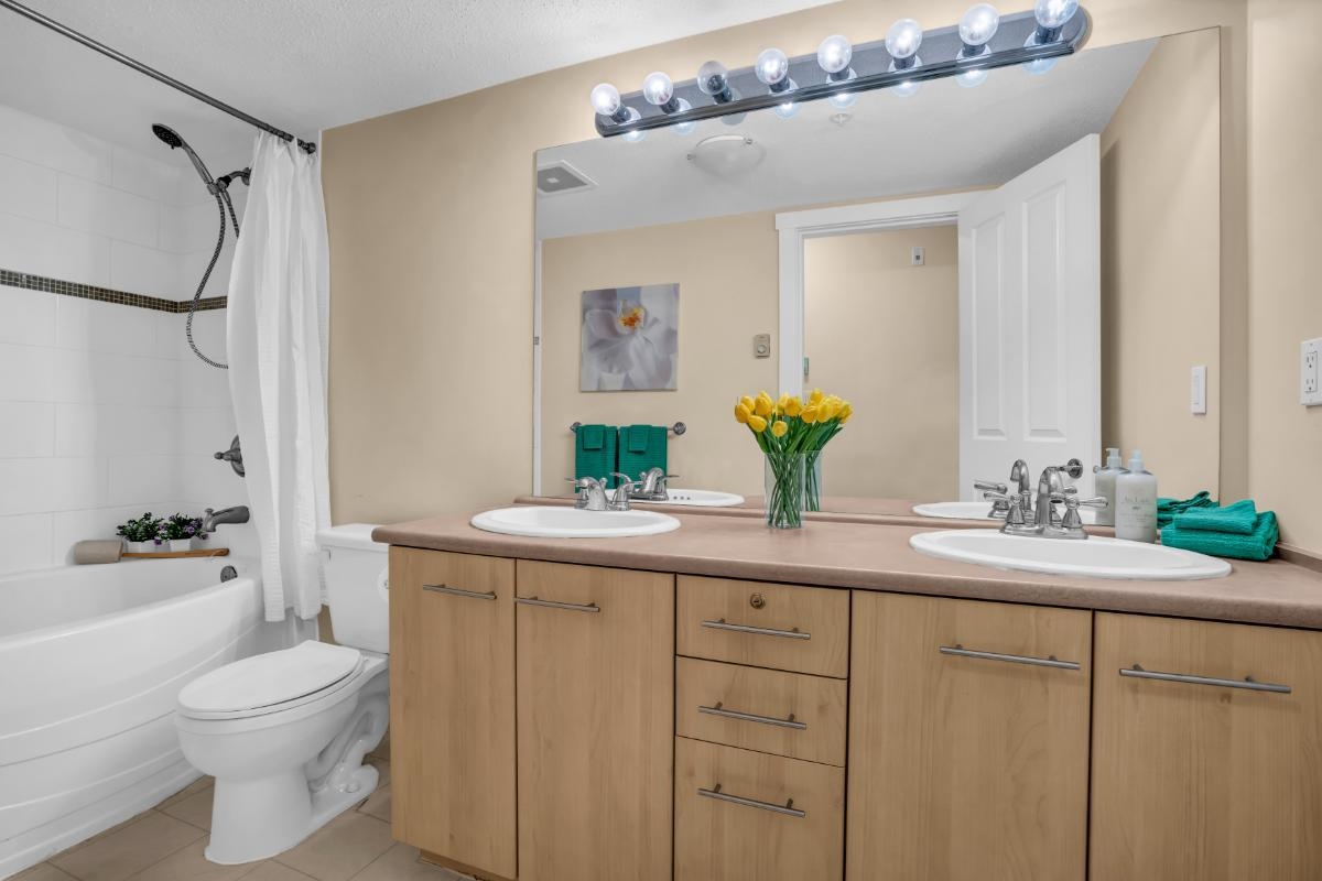 Loft / Bonus Room Photo of 2102 5113 Garden City Road, Richmond, BC