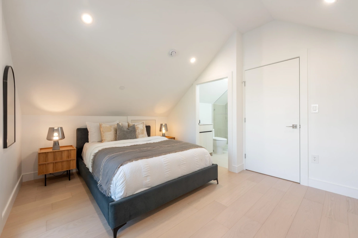 Backyard Photo of 1 6933 Prince Edward Street, Vancouver, BC