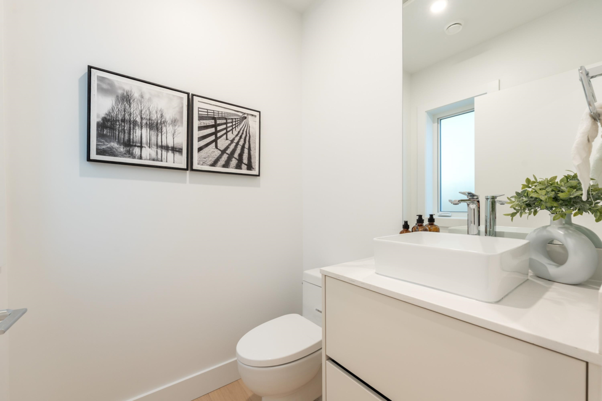 Powder Room Photo of 1 6933 Prince Edward Street, Vancouver, BC