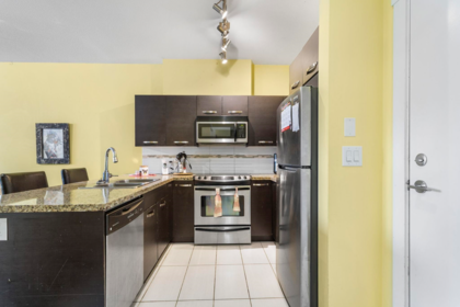 Breakfast Nook Photo of 203 33539 Holland Avenue, Abbotsford, BC