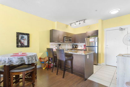 Kitchen Photo of 203 33539 Holland Avenue, Abbotsford, BC