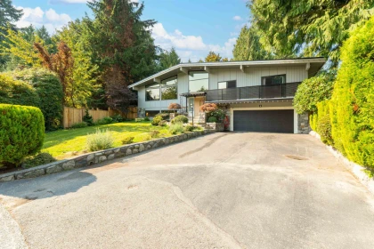 Mudroom Photo of 8 Halss Crescent, Vancouver, BC