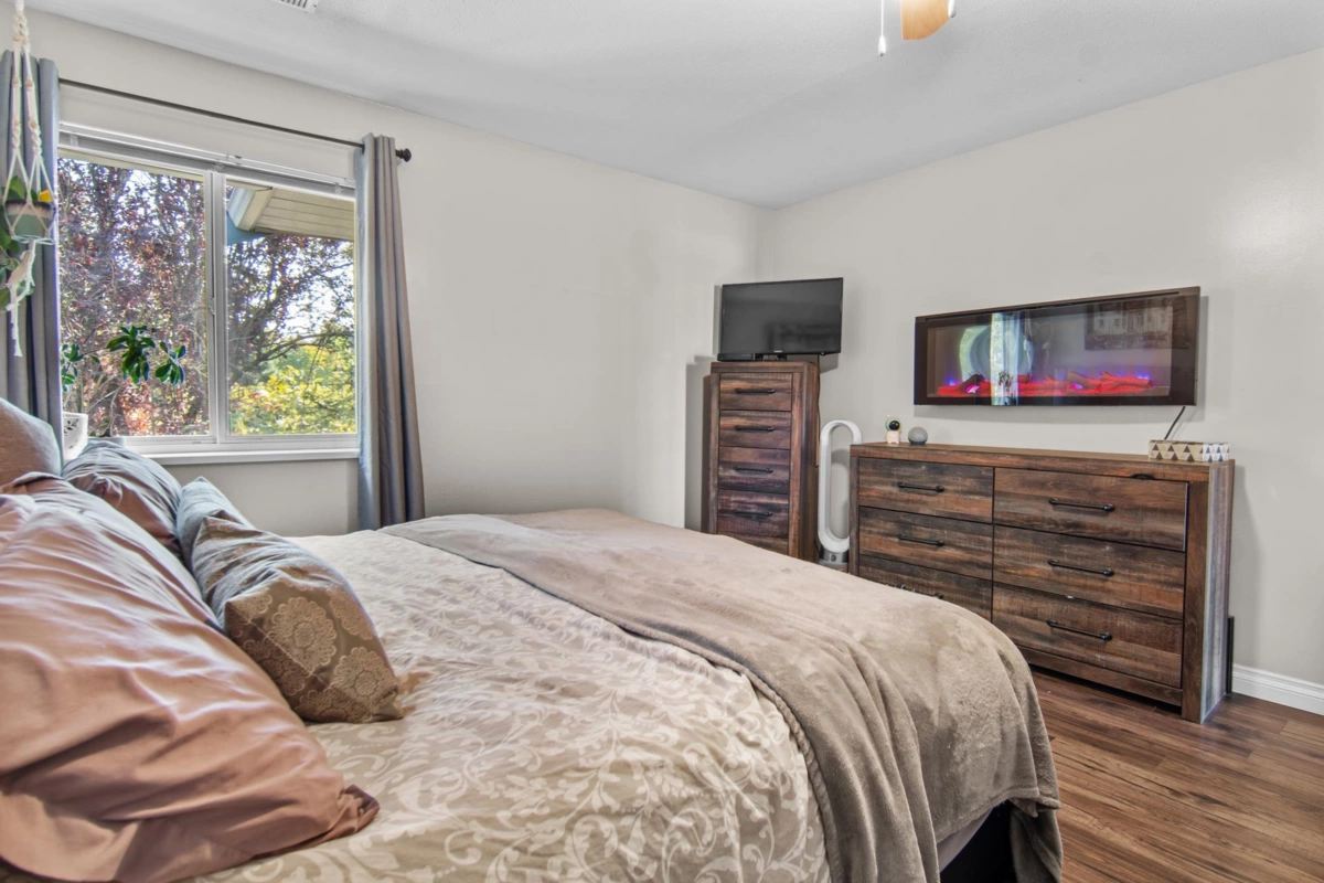 Basement Recreation Room Photo of 20 45435 Knight Road, Chilliwack, BC