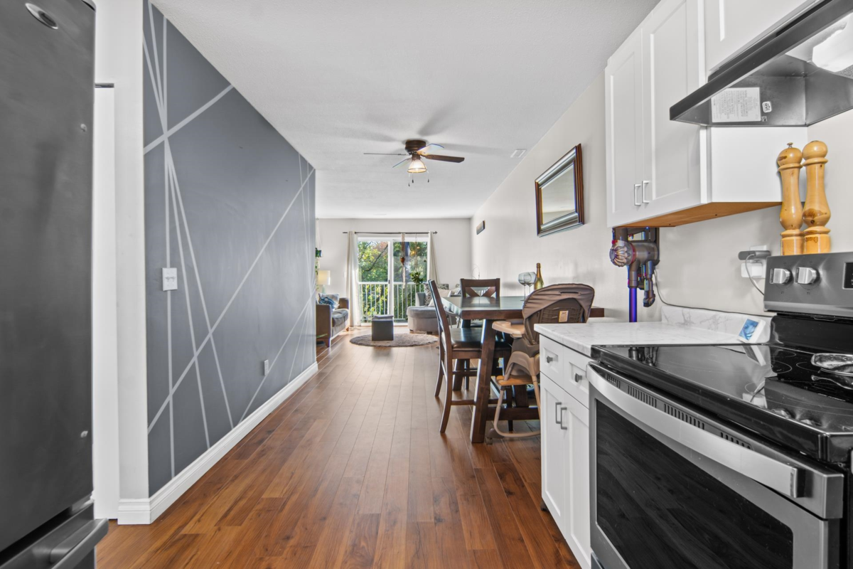 Breakfast Nook Photo of 20 45435 Knight Road, Chilliwack, BC