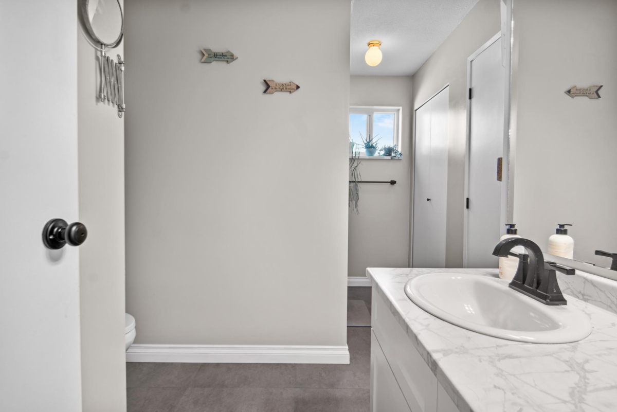 Garage Interior Photo of 20 45435 Knight Road, Chilliwack, BC