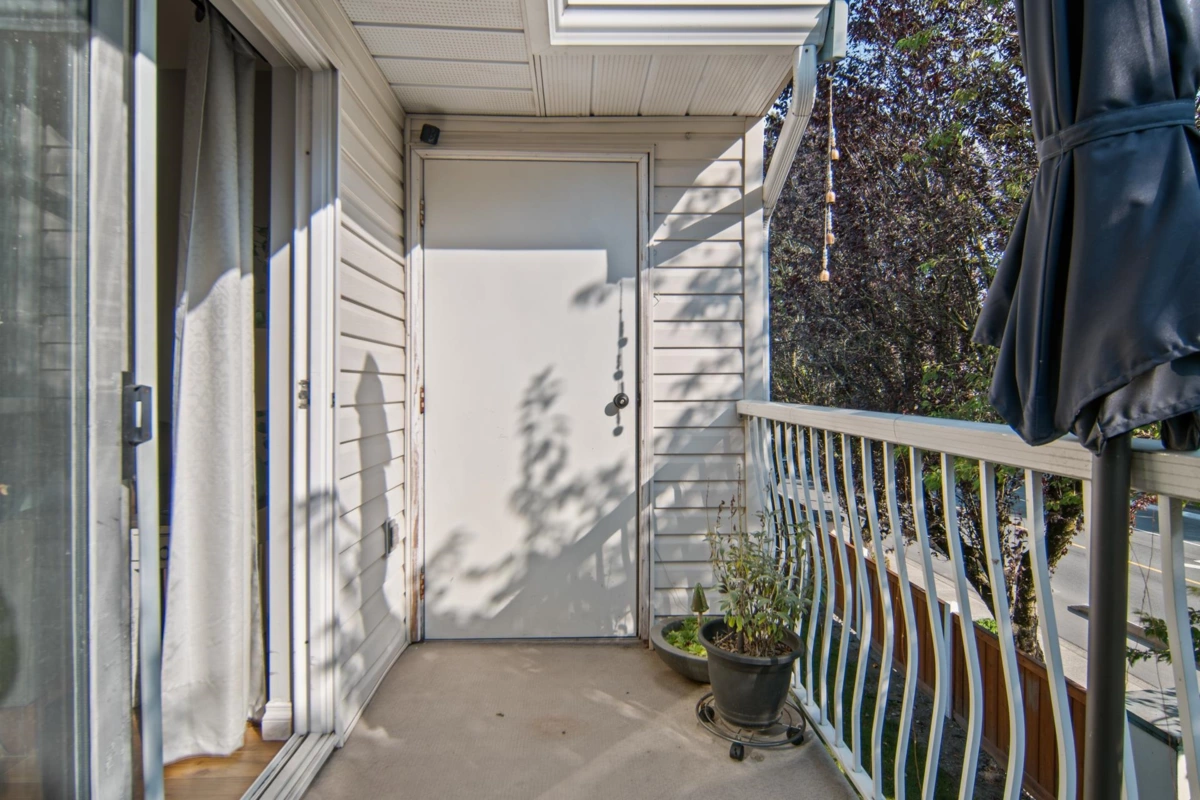 Powder Room Photo of 20 45435 Knight Road, Chilliwack, BC