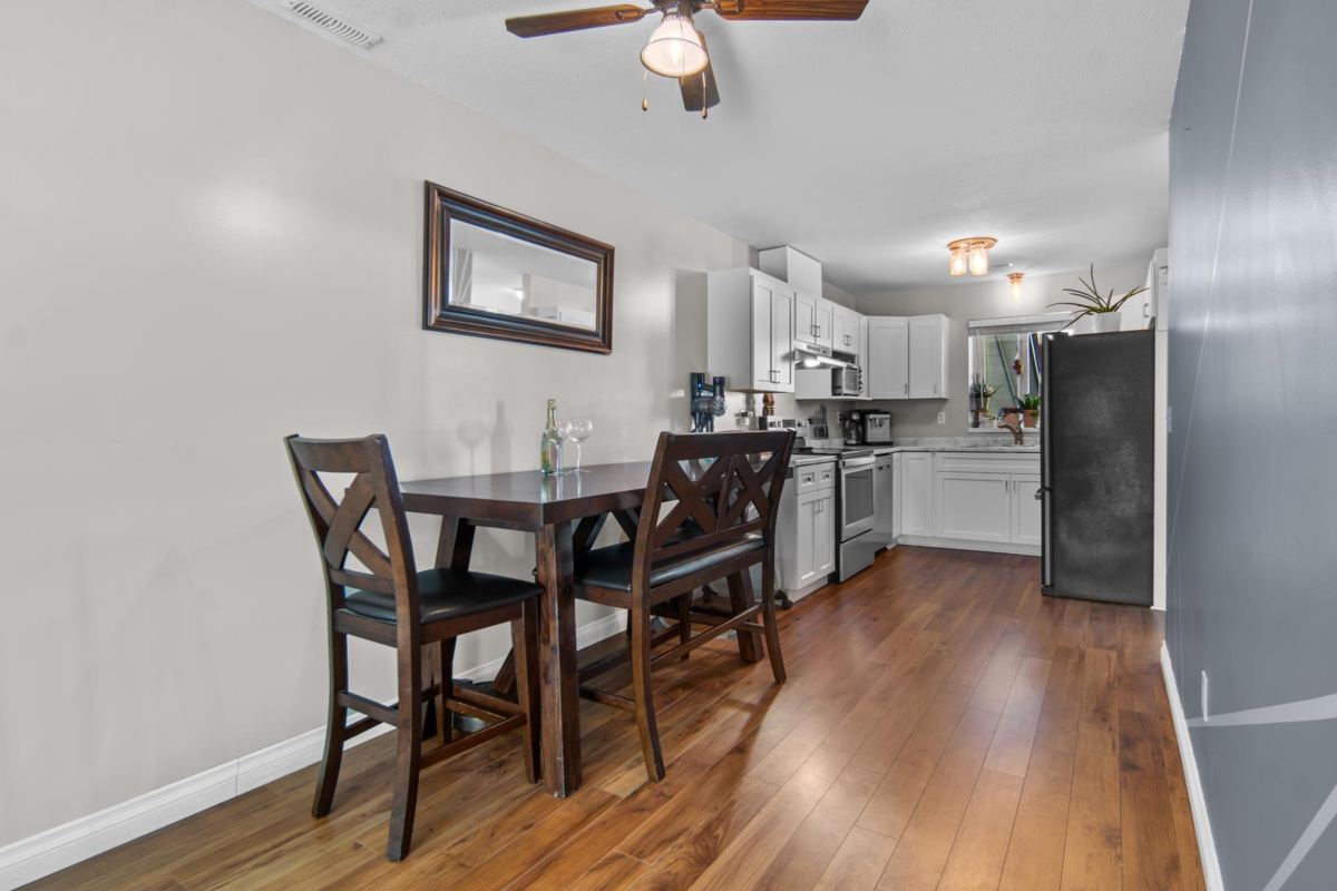 Primary Bathroom Photo of 20 45435 Knight Road, Chilliwack, BC