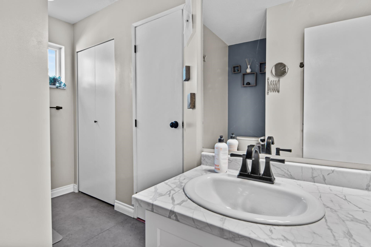 Staircase Photo of 20 45435 Knight Road, Chilliwack, BC