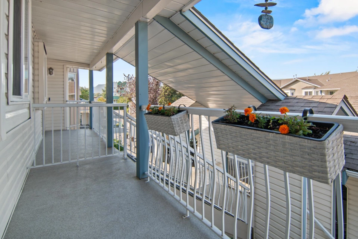 Swimming Pool Photo of 20 45435 Knight Road, Chilliwack, BC