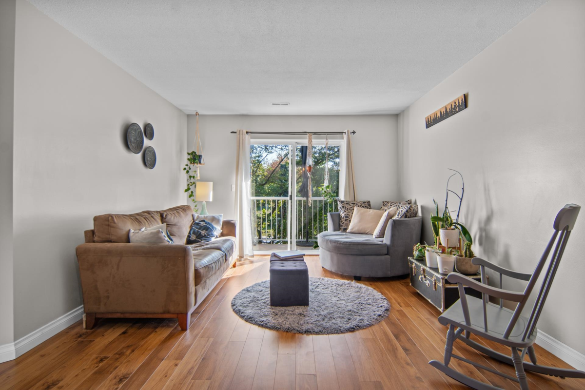 Walk-In Closet Photo of 20 45435 Knight Road, Chilliwack, BC