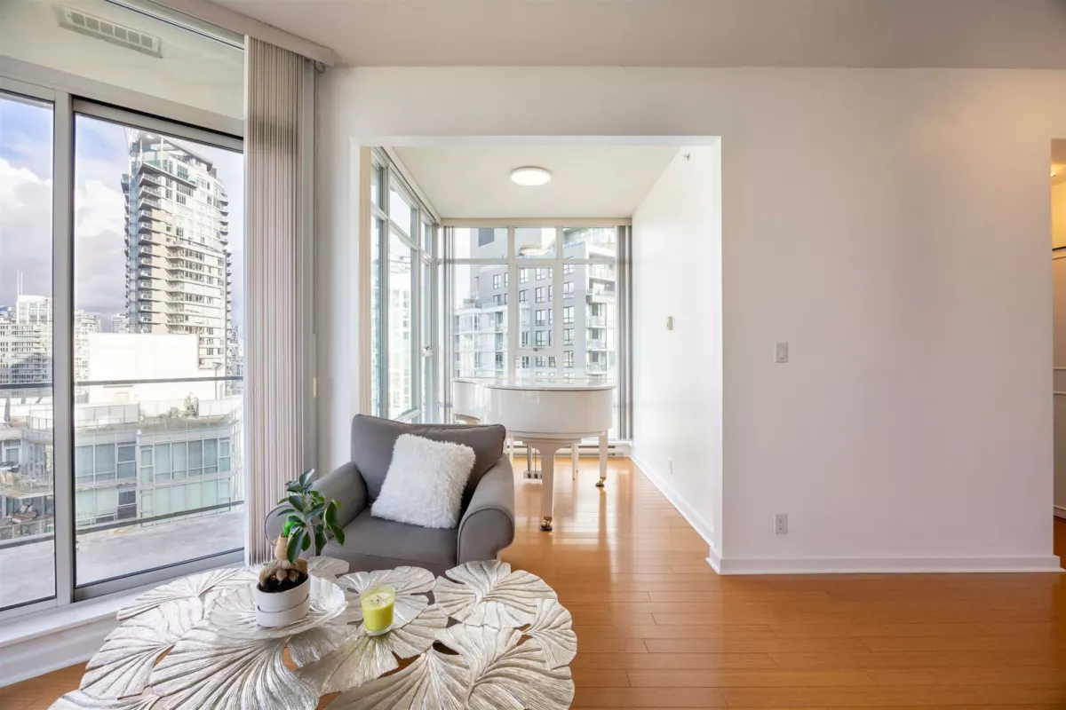Kitchen Island Photo of 3207 583 Beach Crescent, Vancouver, BC