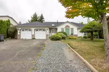 9281 161 Street, Surrey, BC, Fleetwood Tynehead — 3 bed single family residence for sale