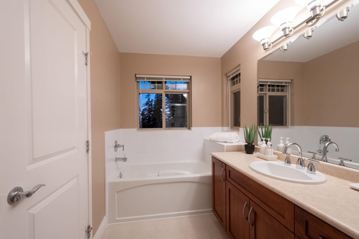 Garage Interior Photo of 95 55 Hawthorn Drive, Port Moody, BC
