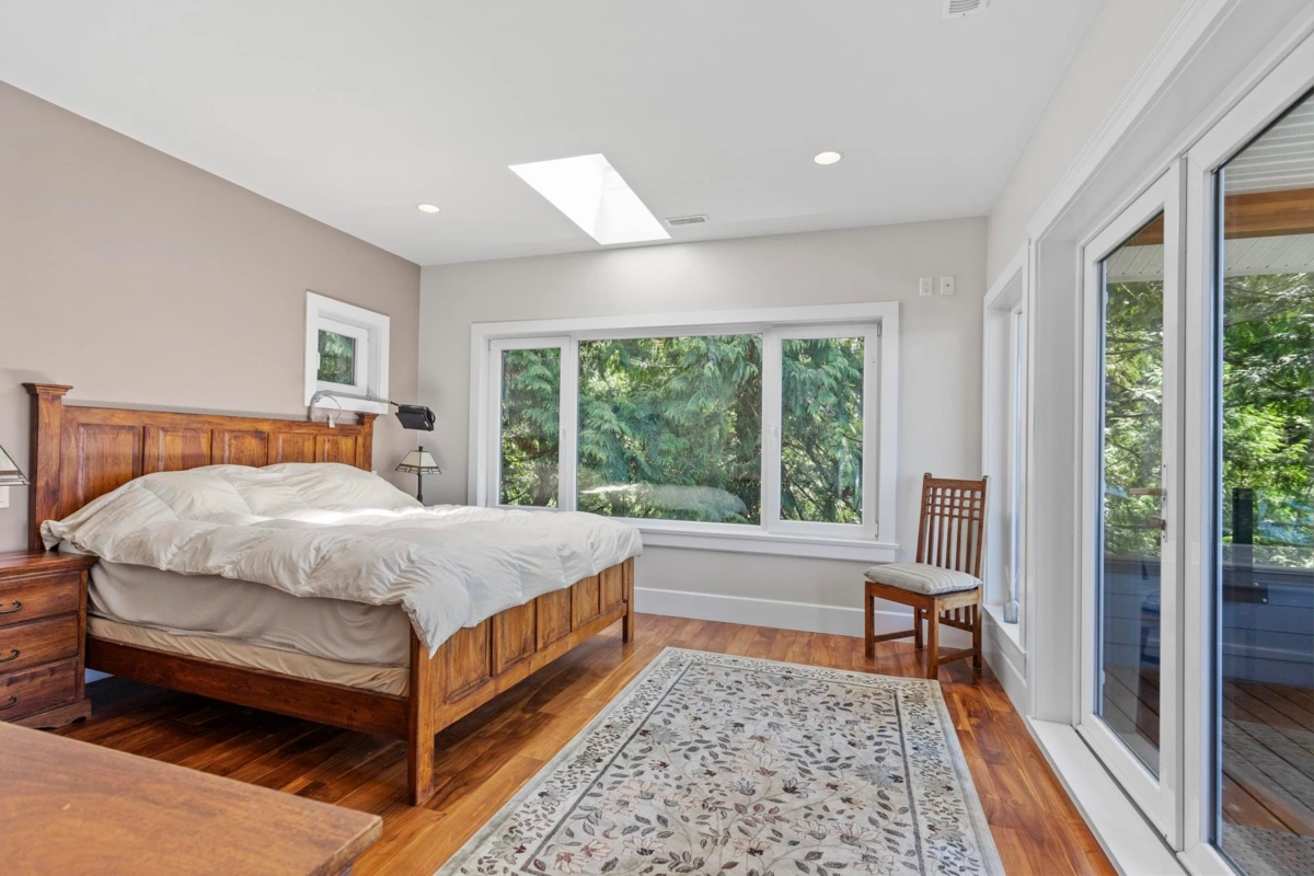 Entry Foyer Photo of 220 Panorama Road, Lions Bay, BC V0N 2E0
