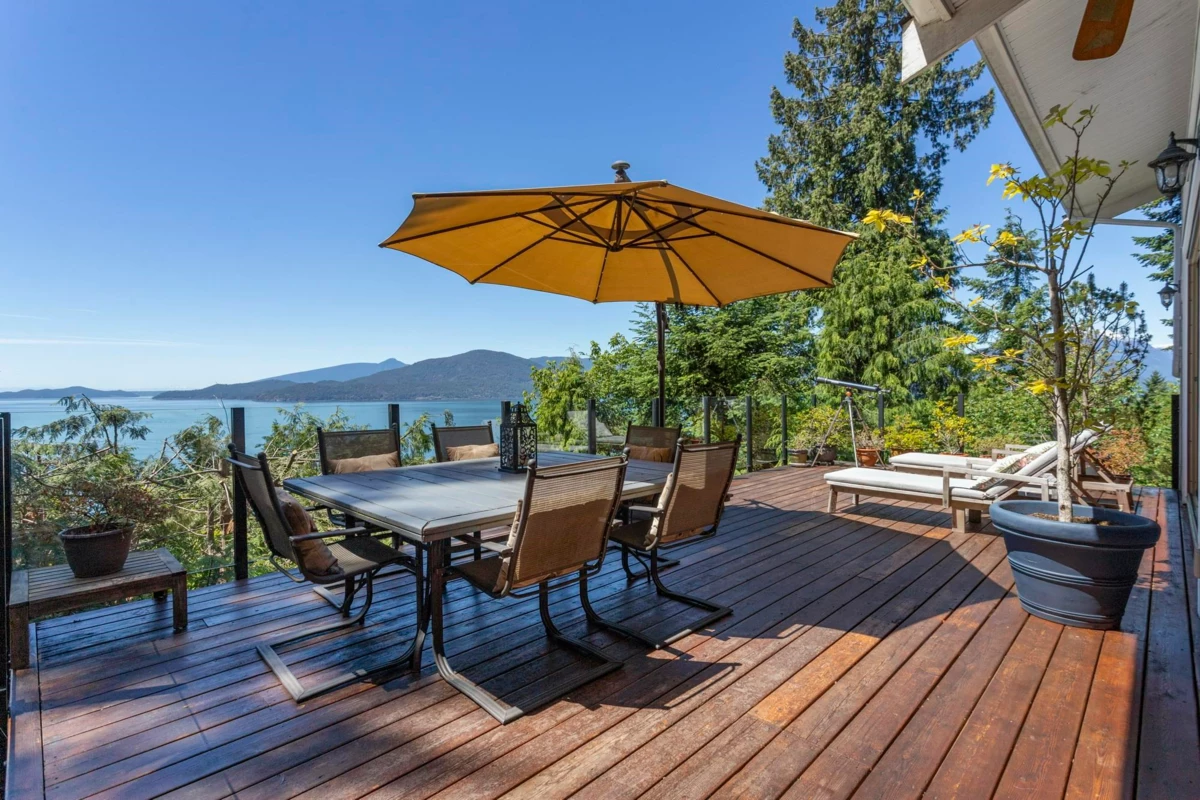 Exterior Front Photo of 220 Panorama Road, Lions Bay, BC V0N 2E0