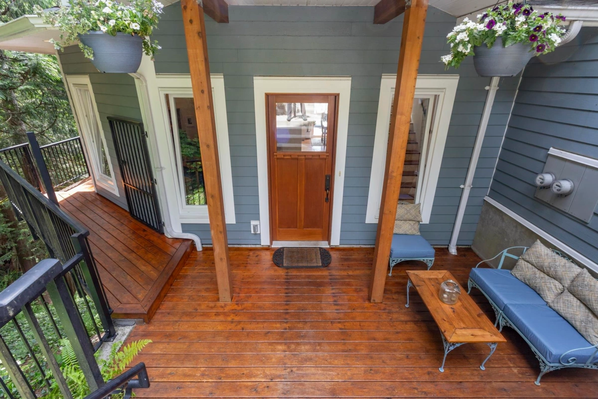 Family Room Photo of 220 Panorama Road, Lions Bay, BC V0N 2E0