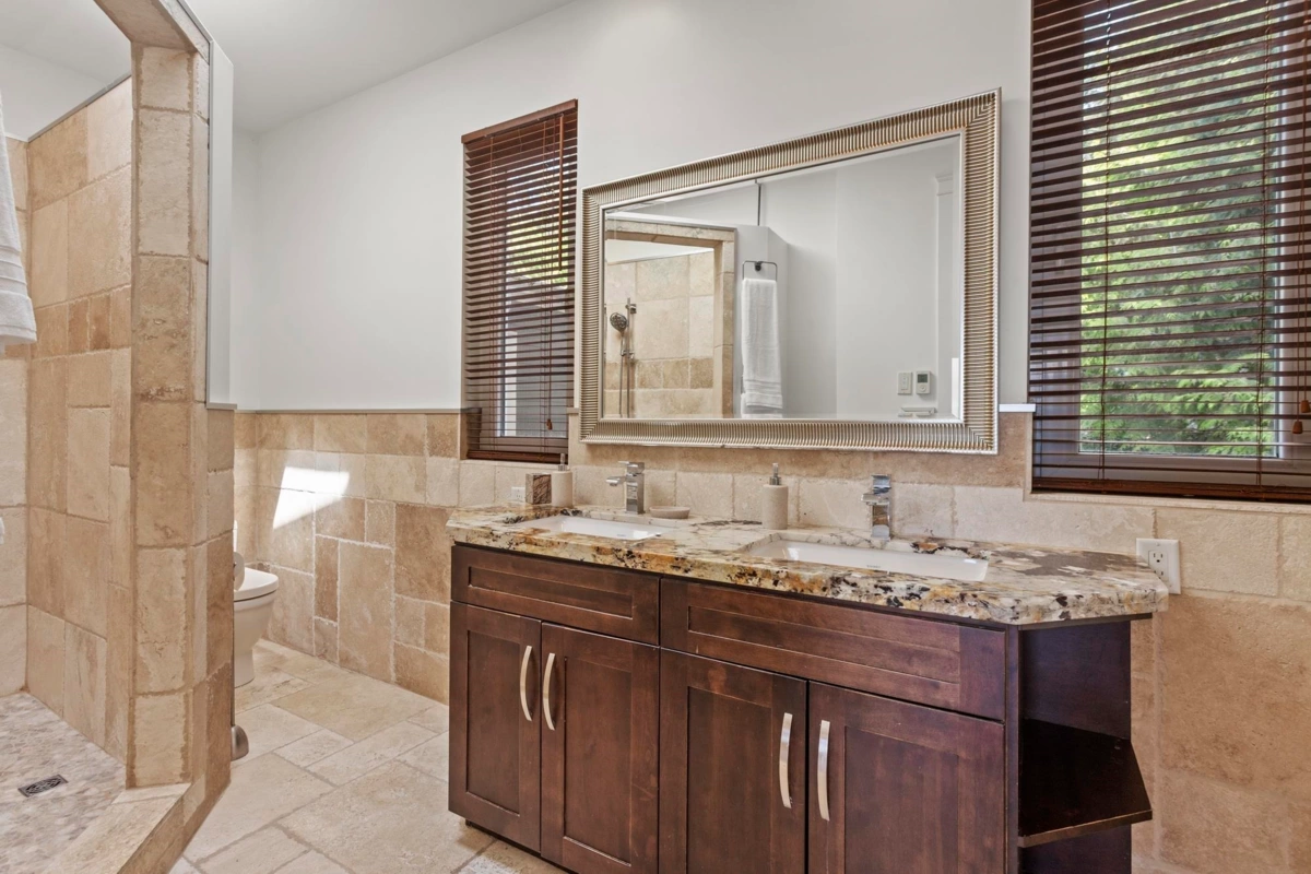 Garage Interior Photo of 220 Panorama Road, Lions Bay, BC V0N 2E0