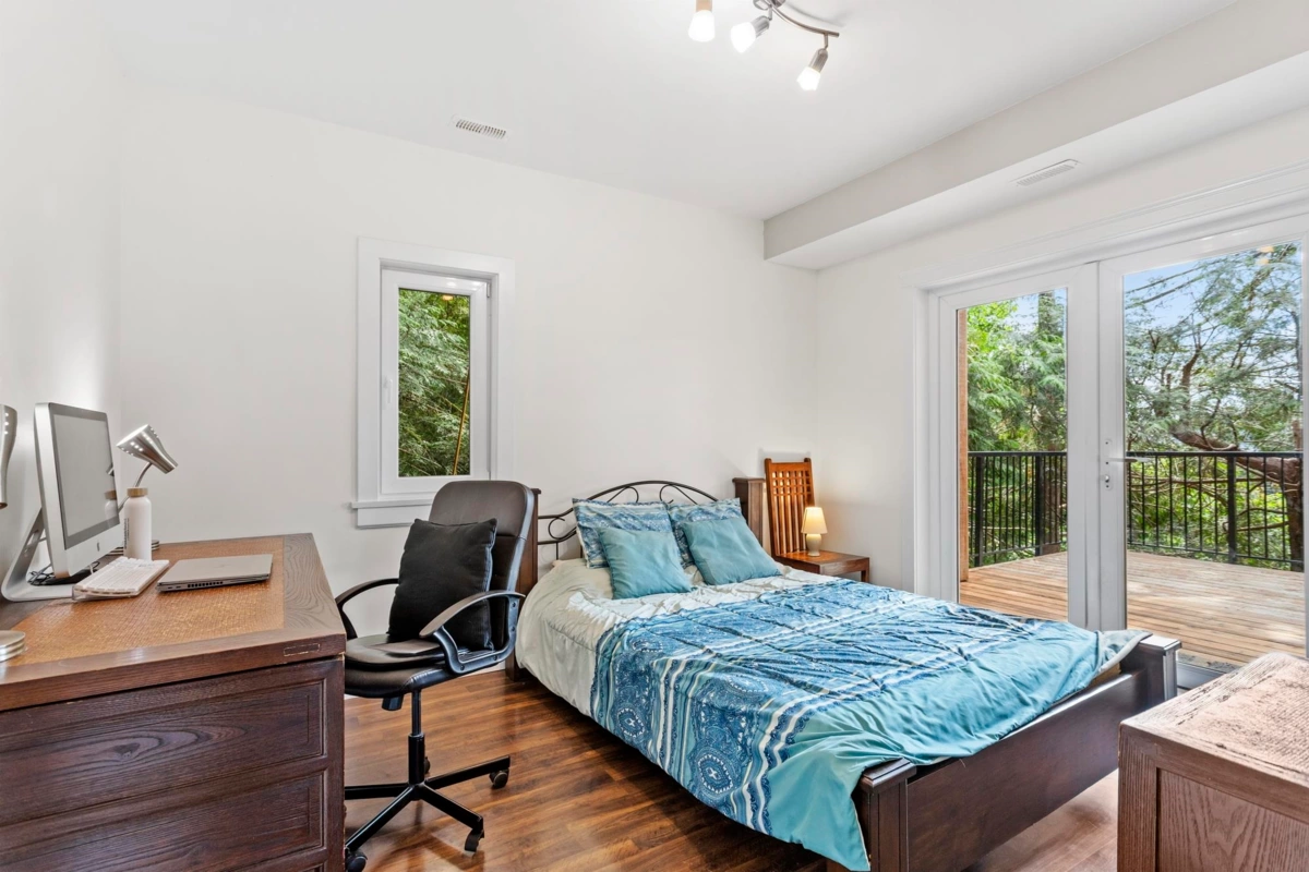 Hot Tub / Spa Photo of 220 Panorama Road, Lions Bay, BC V0N 2E0