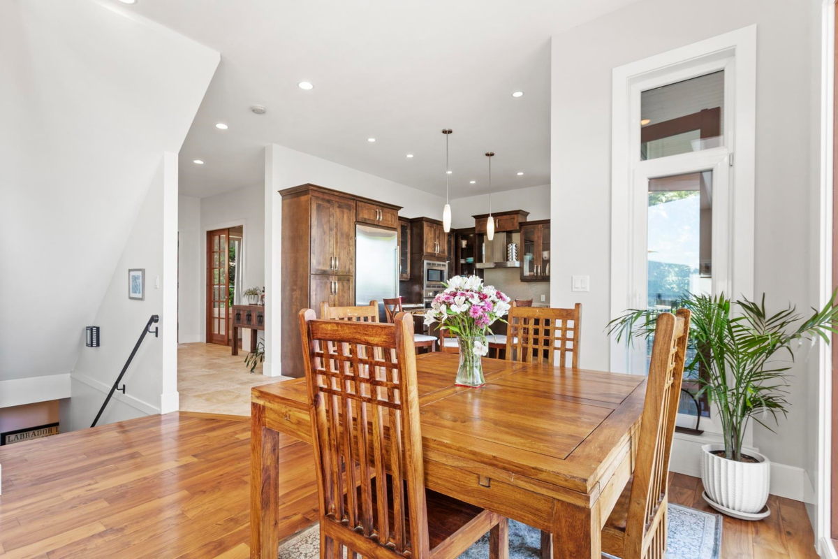 Primary Bedroom Photo of 220 Panorama Road, Lions Bay, BC V0N 2E0