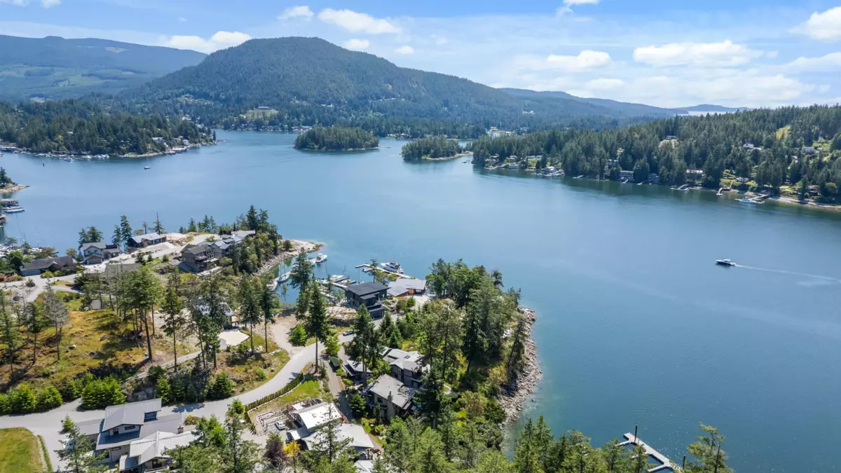 Walk-In Closet Photo of Lot 12 Pinehaven Way, Garden Bay, BC