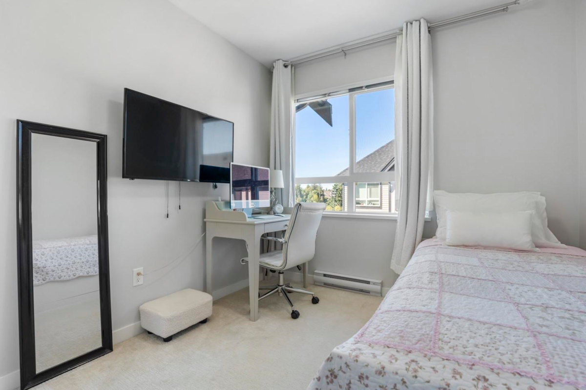 Bedroom 3 Photo of 172 30930 Westridge Place, Abbotsford, BC