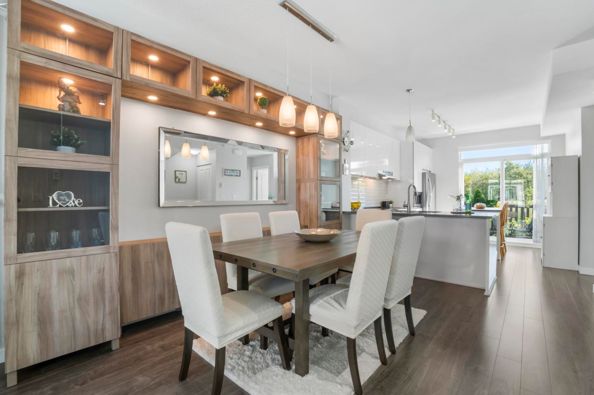 Entry Foyer Photo of 172 30930 Westridge Place, Abbotsford, BC