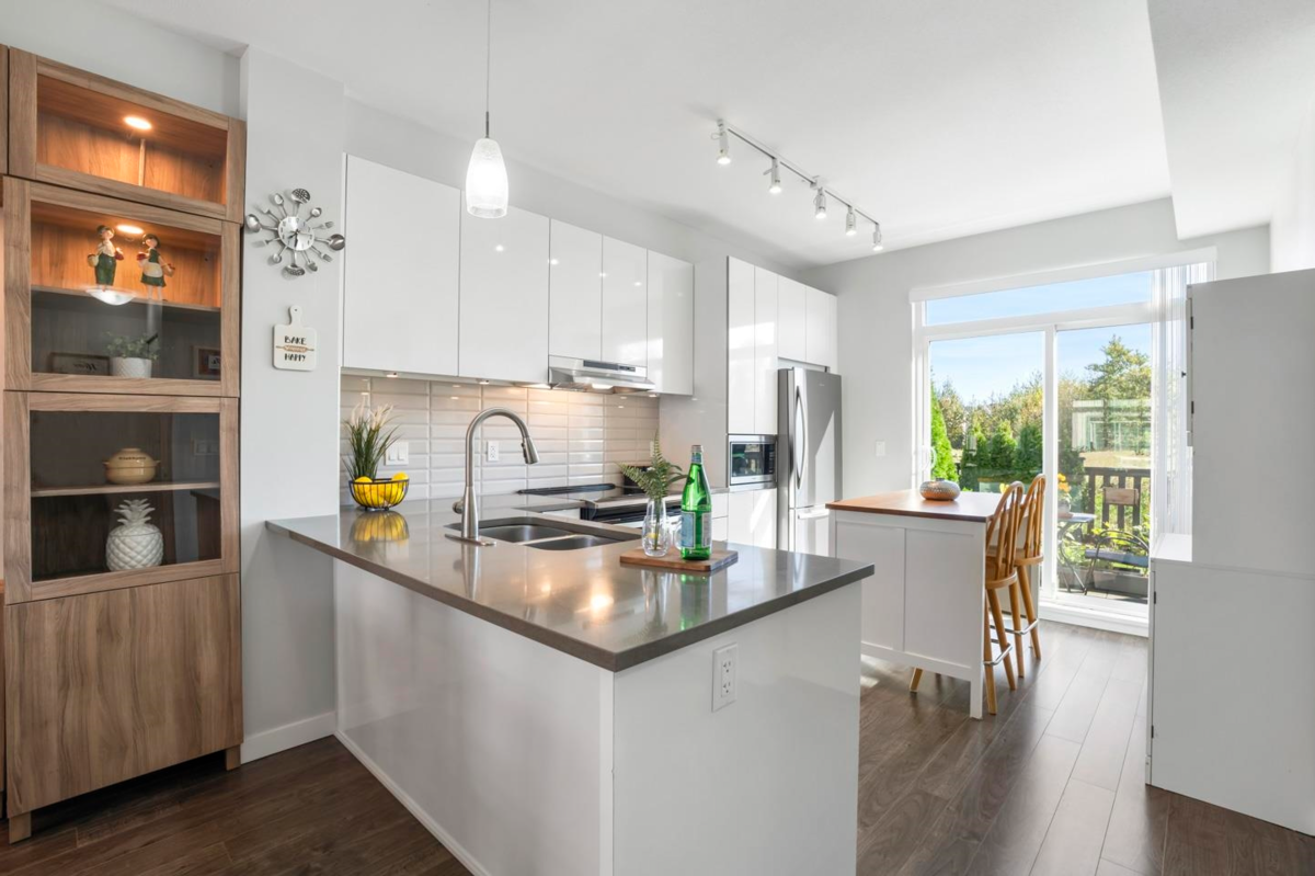 Swimming Pool Photo of 172 30930 Westridge Place, Abbotsford, BC