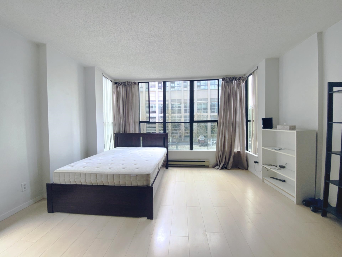 Dining Area Photo of 501 850 Burrard Street, Vancouver, BC
