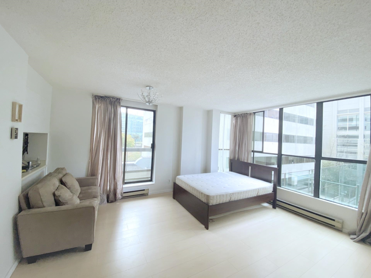 Family Room Photo of 501 850 Burrard Street, Vancouver, BC