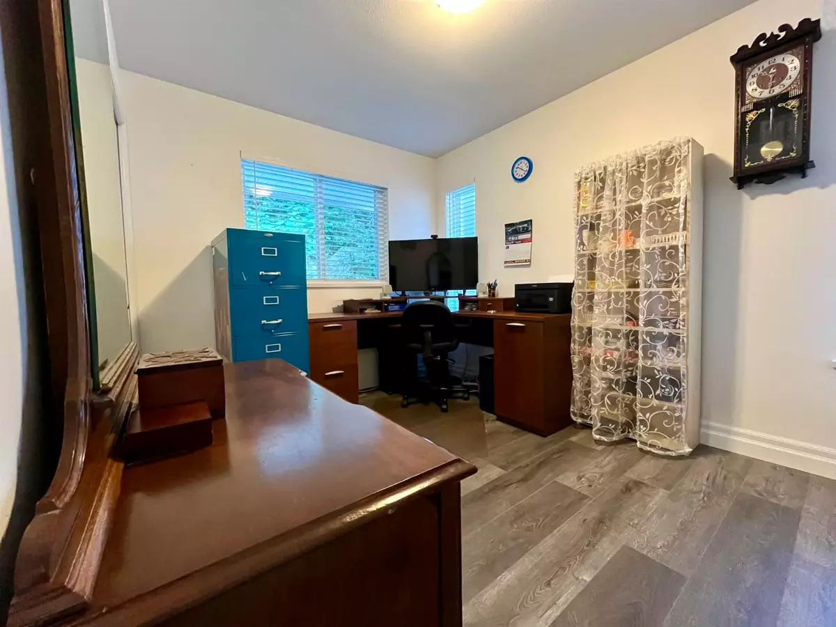 Office / Den Photo of 5800 Jinkerson Road, Chilliwack, BC