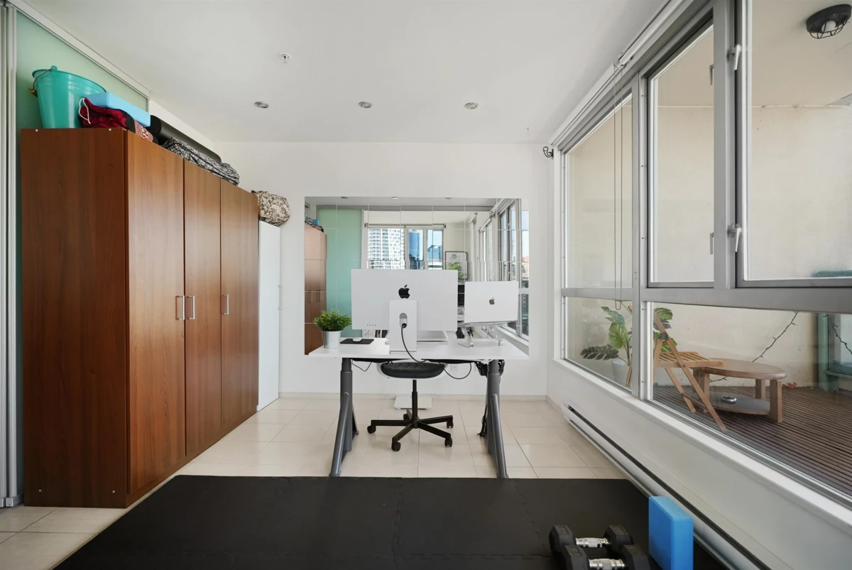 Dining Area Photo of 2103 907 Beach Avenue, Vancouver, BC