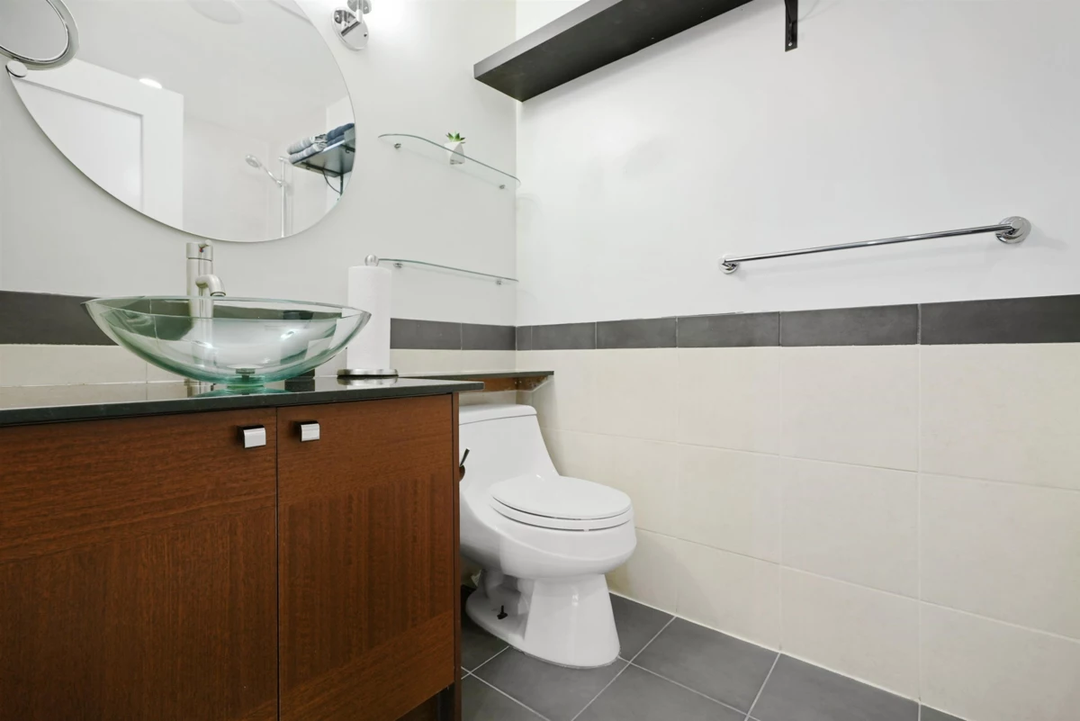 Guest Bathroom Photo of 2103 907 Beach Avenue, Vancouver, BC