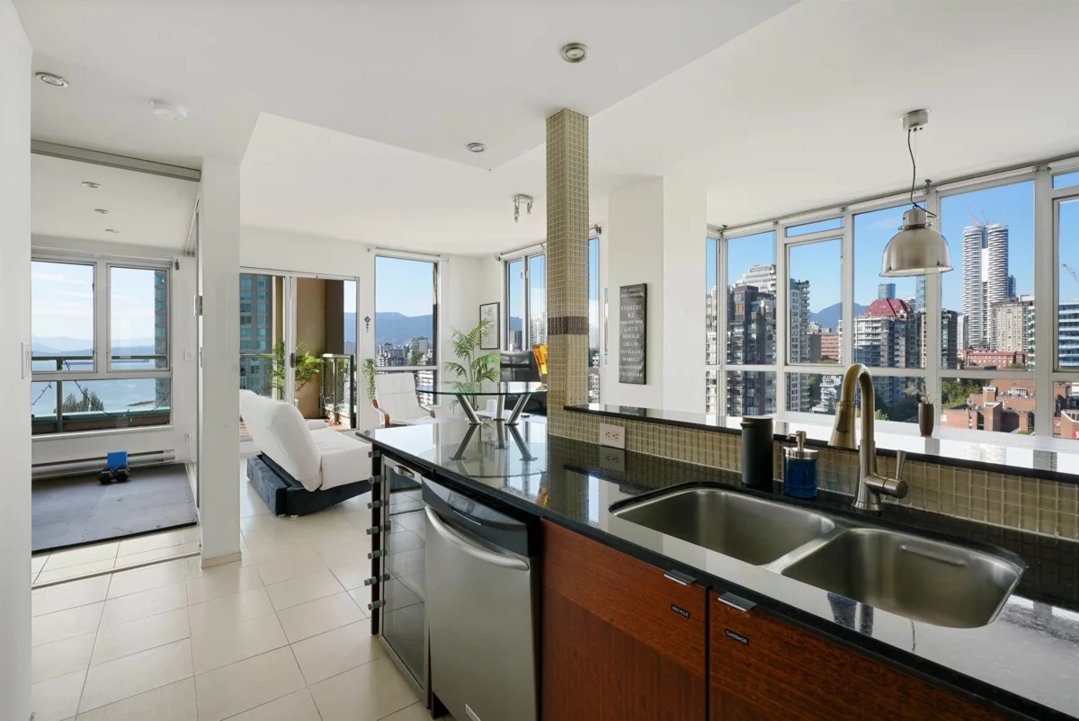 Primary Bedroom Photo of 2103 907 Beach Avenue, Vancouver, BC