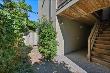 Hallway Photo of 104 925 W 15th Avenue, Vancouver, BC