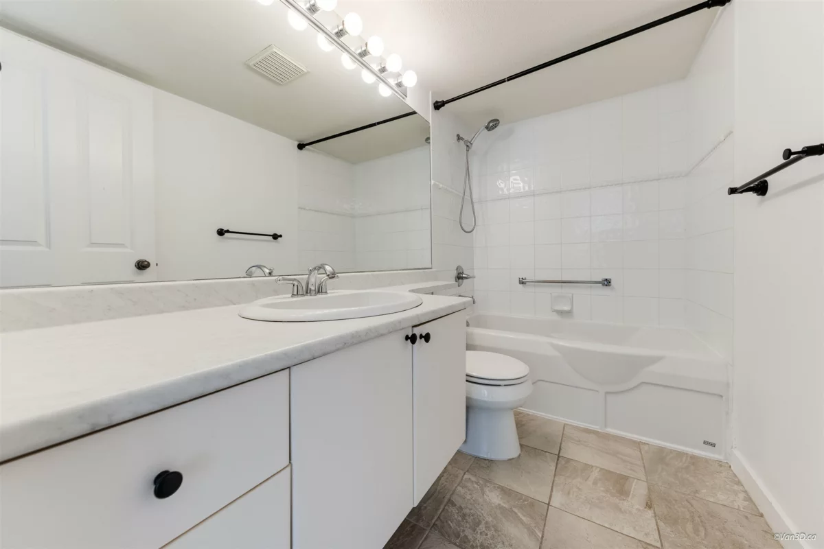 Mudroom Photo of 111 1432 Parkway Boulevard, Coquitlam, BC