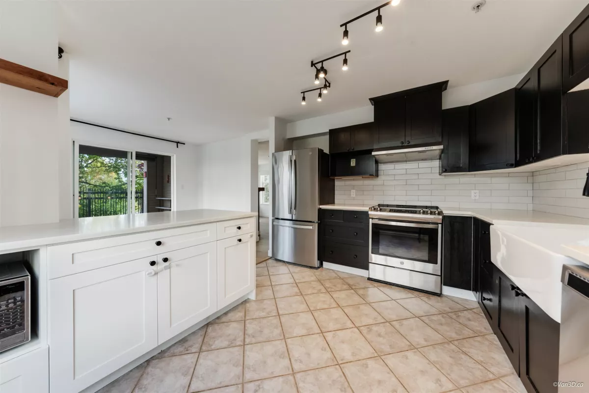 Outdoor Patio Photo of 111 1432 Parkway Boulevard, Coquitlam, BC