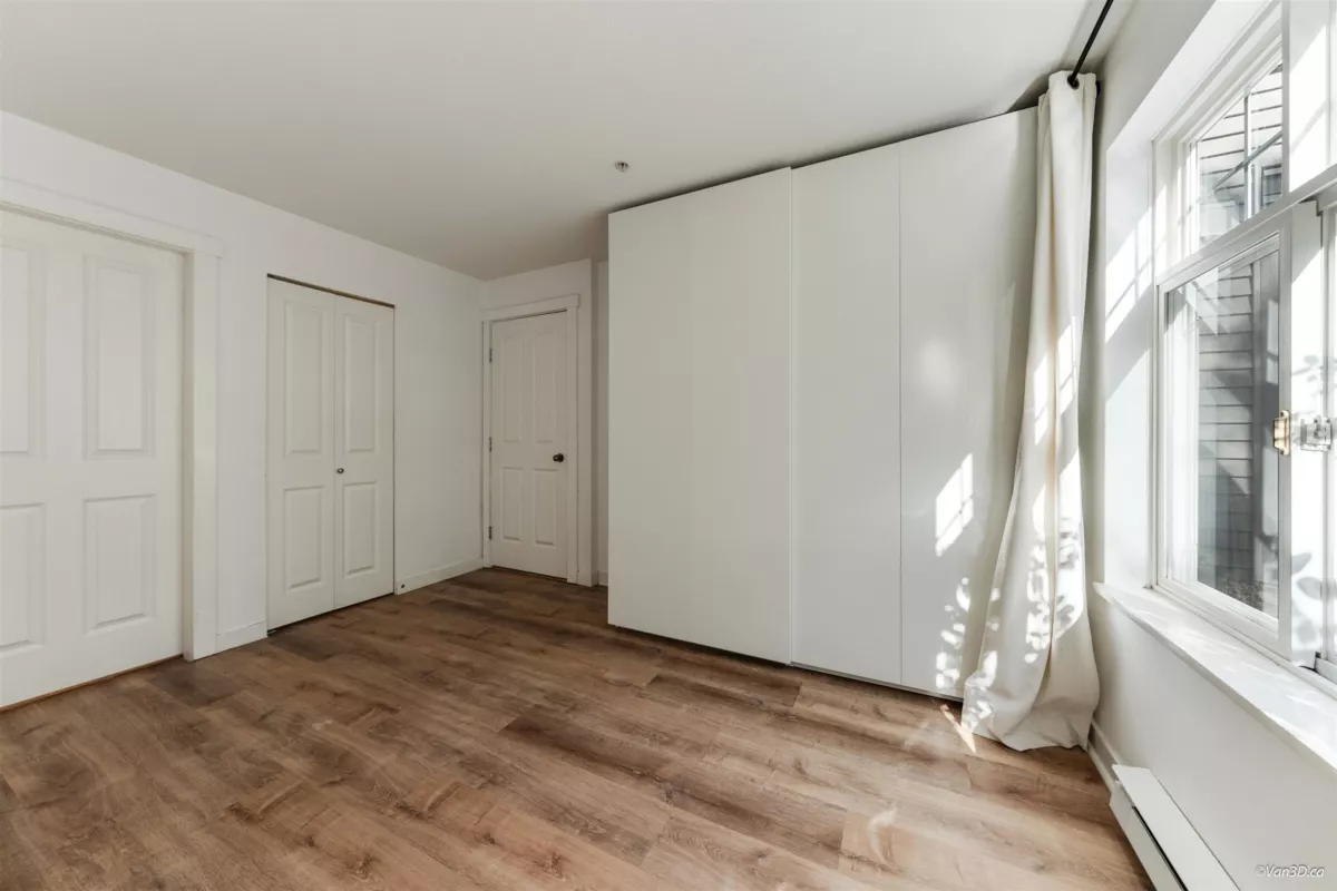 Primary Bathroom Photo of 111 1432 Parkway Boulevard, Coquitlam, BC