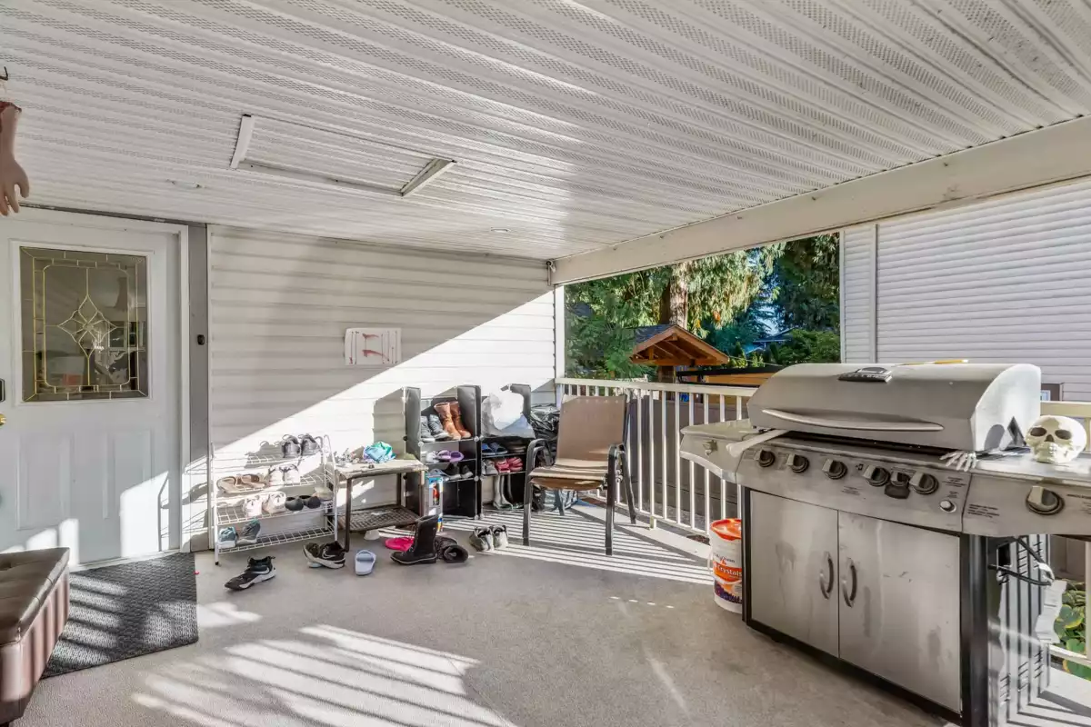 Kitchen Island Photo of 11732 11730 Bonson Road, Pitt Meadows, BC