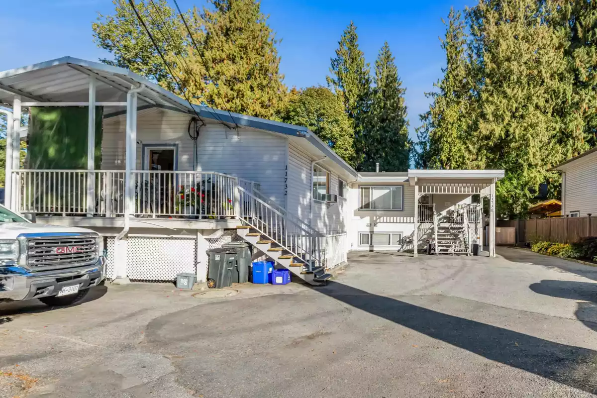 Living Room Photo of 11732 11730 Bonson Road, Pitt Meadows, BC