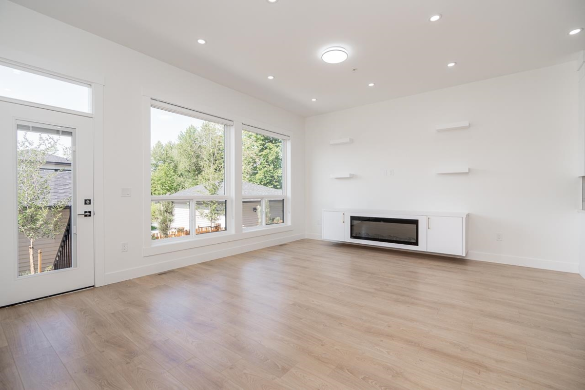 Kitchen Island Photo of 20535 74b Avenue, Langley, BC