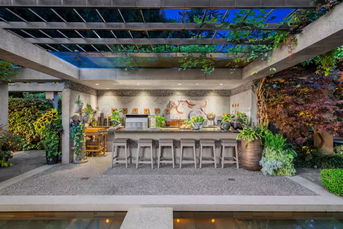 Kitchen Photo of 14971 Prospect Avenue, White Rock, BC