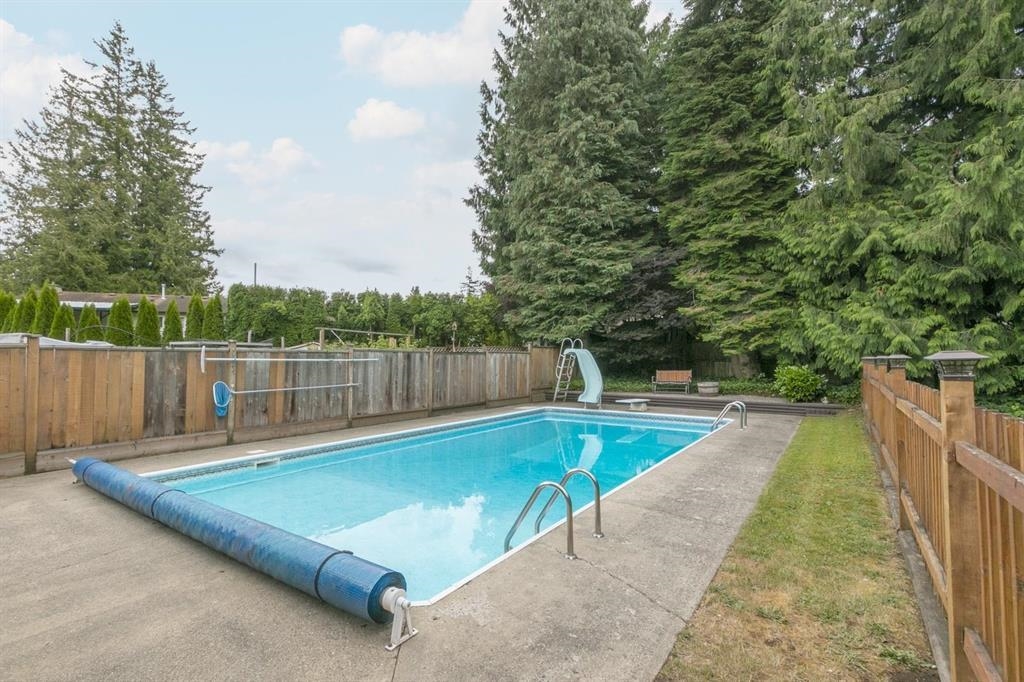 Front Yard Photo of 20272 46a Avenue, Langley, BC