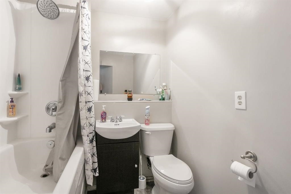 Hallway Photo of 20272 46a Avenue, Langley, BC