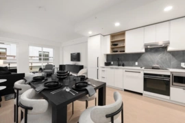 365 422 E 3rd Street, North Vancouver, BC