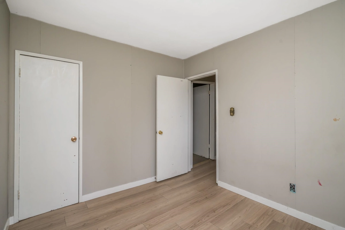 Laundry Room Photo of 10331 155a Street, Surrey, BC