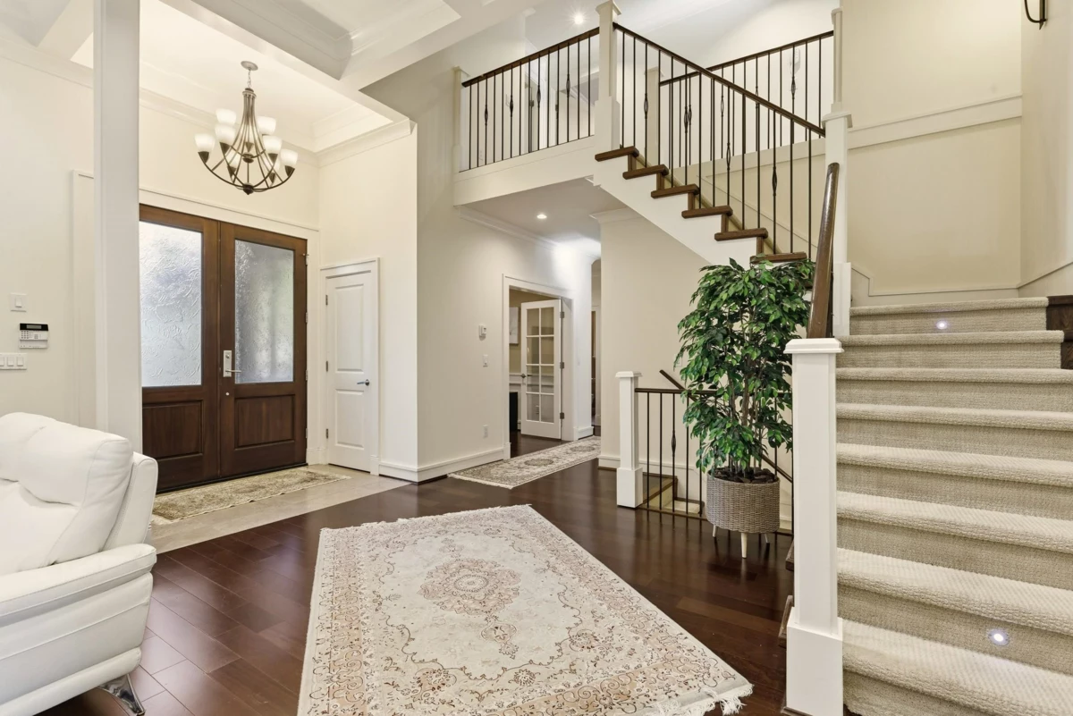 Dining Area Photo of 1017 Canyon Boulevard, North Vancouver, BC