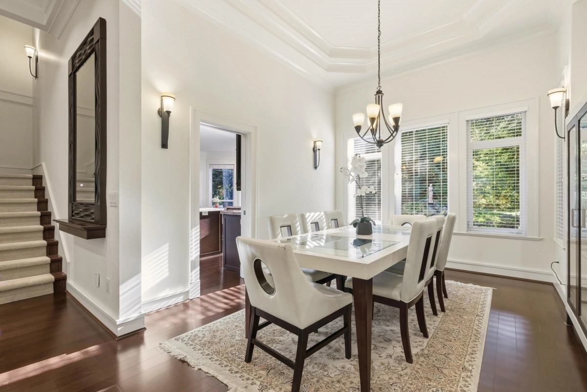 Kitchen Photo of 1017 Canyon Boulevard, North Vancouver, BC