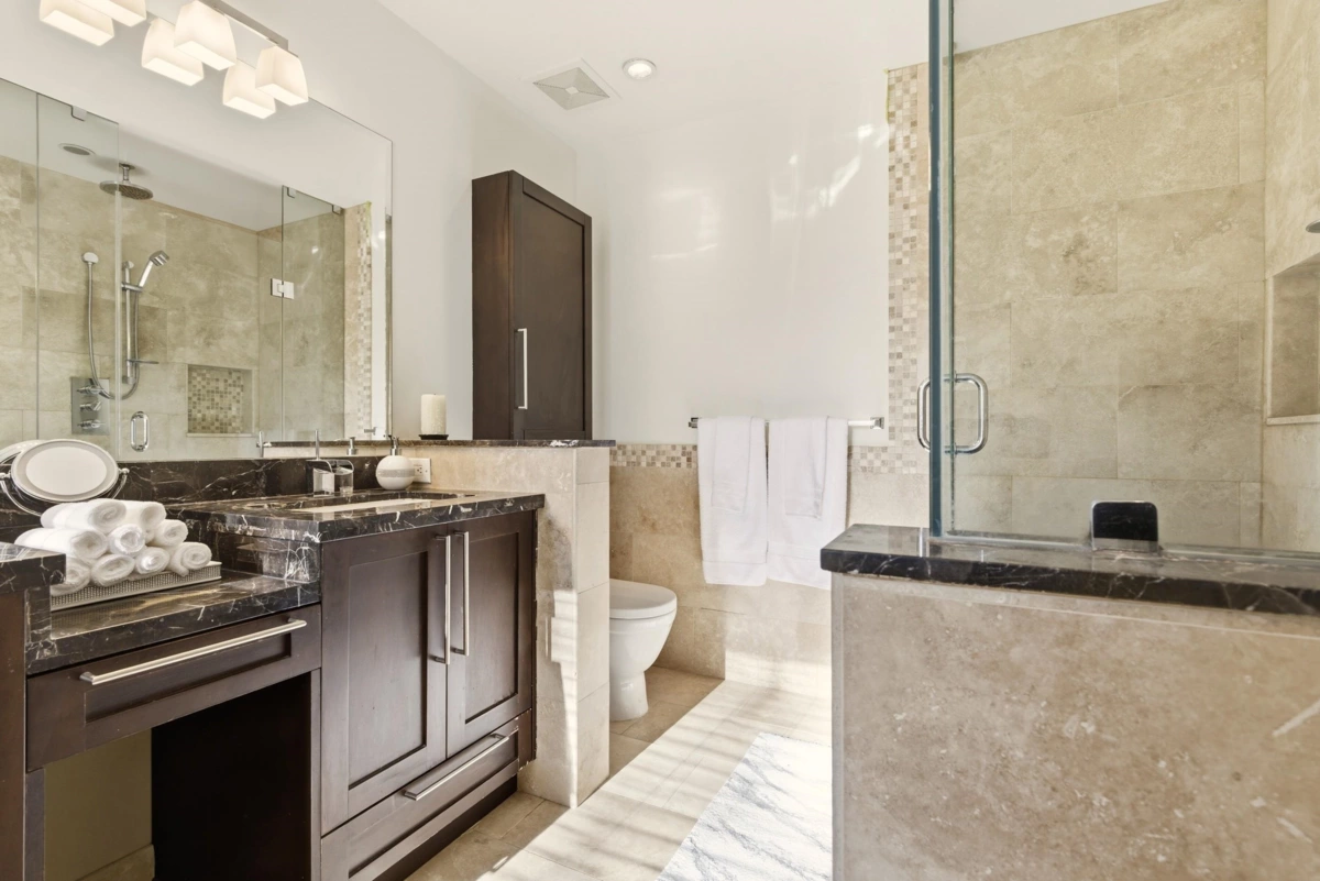 Mudroom Photo of 1017 Canyon Boulevard, North Vancouver, BC