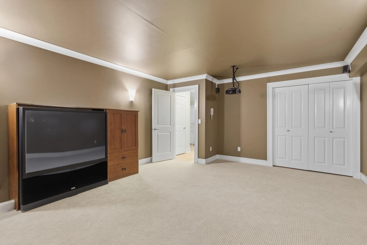 Outdoor Patio Photo of 1017 Canyon Boulevard, North Vancouver, BC